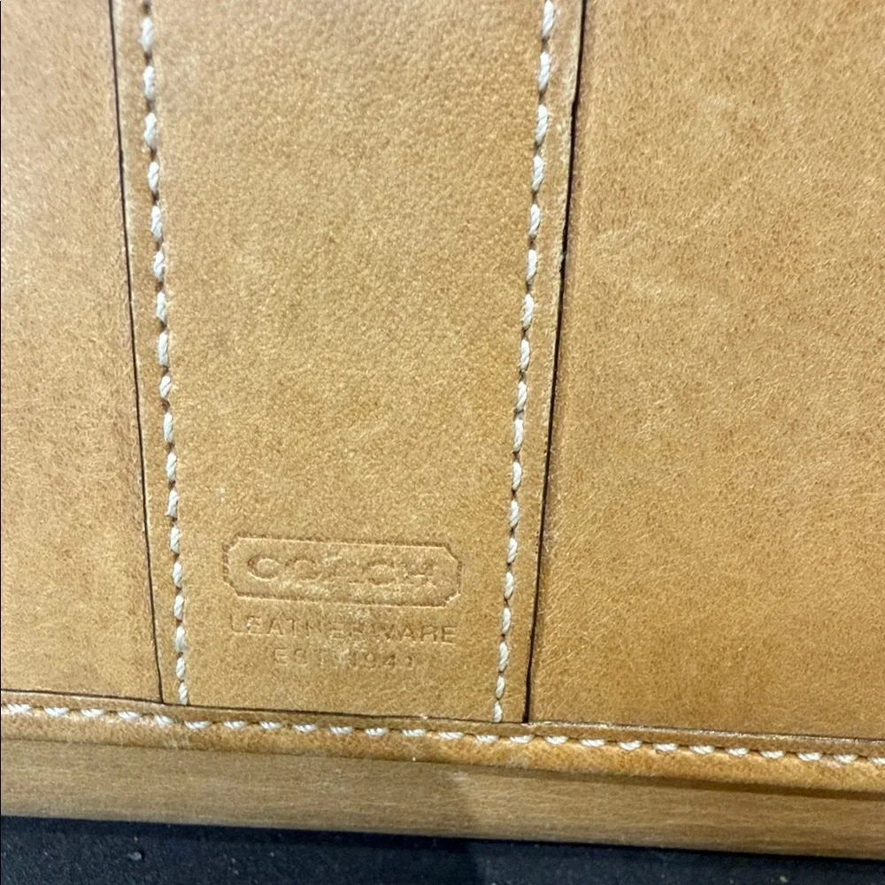 Vintage Coach Light Brown Leather Women's Wallet